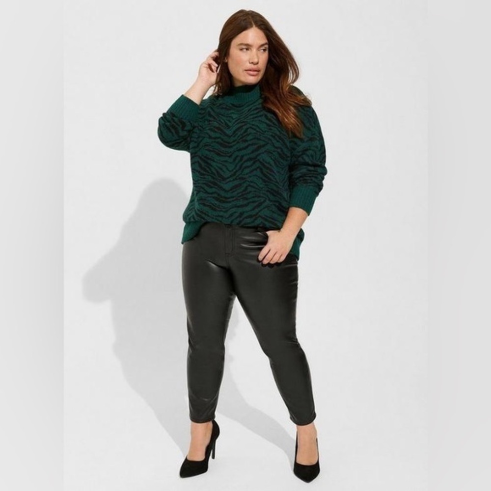 Torrid Perfect Skinny Faux Leather Mid Rise Pant 18R